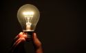 Лампа дарит свет без электричества